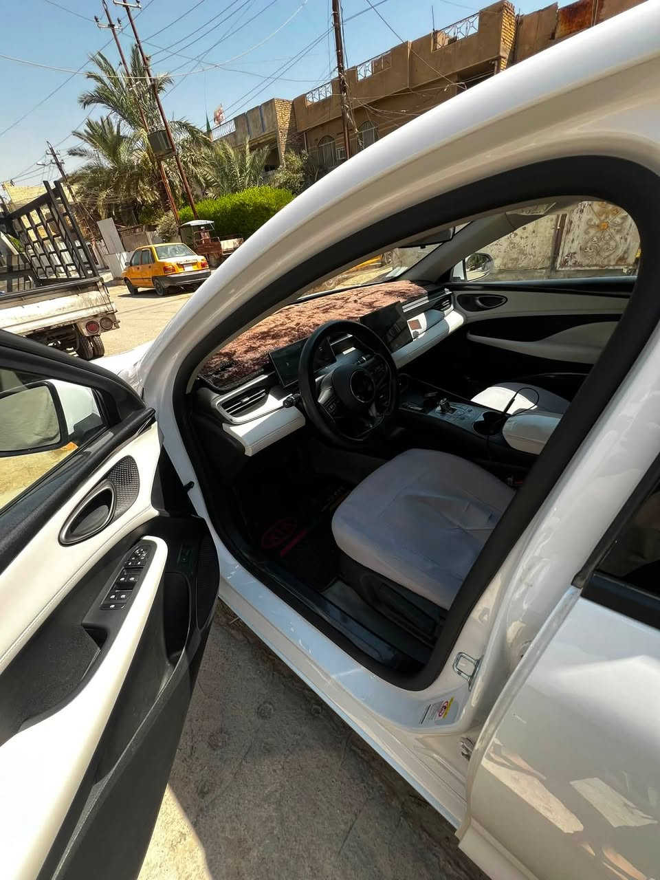 🚘 للبيع
BYD Seal 5
📅 موديل: 2025
🎨 اللون: أبيض
📍 رقم بغداد
📍 السيارة موجودة في بغداد

✅ ممشى: 12,000 كم فقط(hev)
✅ استعمال شخصي ونظيف
✅ محرك وقير بحالة ممتازة
✅ السيارة جاهزة للفحص بأي مكان يختاره المشتري

🔹 الملاحظة الوحيدة: فطر بسيط في الزجاج (الجامة) الأمامي.

💰 السعر المطلوب: 19,000,000 دينار عراقي (قابل للتفاوض بالمعقول بعد المعاينة).

📞 للاستفسار أو حجز موعد للمعاينة:
***********
