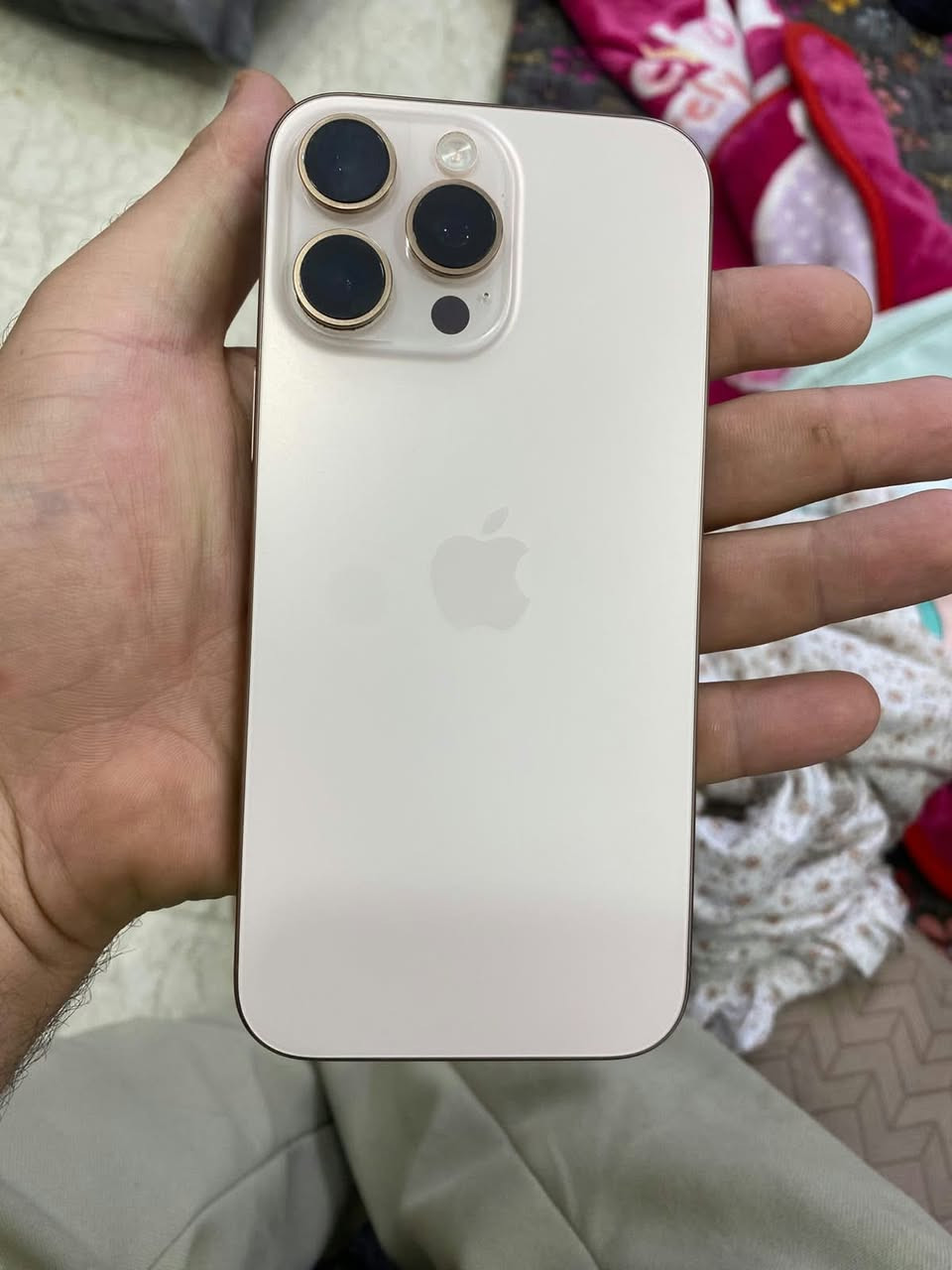 آيفون ١٦ برو ماكس • بطارية ٨٩٪ • مستعجل