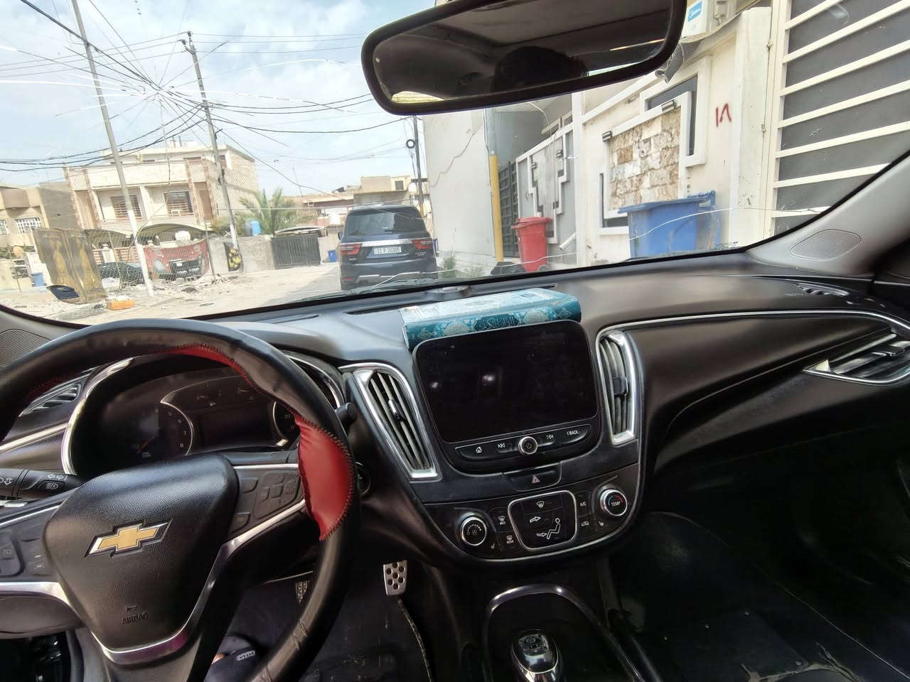 السلام عليكم
ماليبو ٢٠١٨ فول باسمي مشروع وطني فول مواصفات جلد تدفئة بالكشن كشنات كهرباء توقق ذاتي تحديد مسارا رادار كامره دواره 5 بصمات بنوراما شاشه كبيره سياره هواي بيها مواصفات مابيها حادث داخله فقط بارد جاملغ الايسر وبابين عكس السايق السعر ١٠٠ ورقة وبيها مجال
مكان السياره بغداد الدوره
 رقم الهاتف ***********
