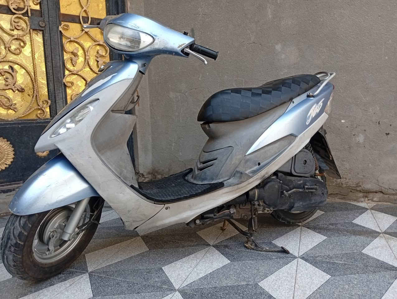 السلام عليكم
🛑🛑🛑🛑🛑🛑🛑🛑🛑🛑🛑🛑🛑🛑
دراجة ماكس قجمة (منغولي ) للبيع  صارلها شهر من نازلة من الرمبة 

دراجة  كاملة من الطول للطول 

الكهربائيات كلها شغالة  لايت- بك لايت- اشاير  كل شي شغال 
دراجة ما ملعوب بيها  شرط مكينة بلاد ما مفتوحة 
العنوان :  ابو الخصيب - جيكور
للأستفسار اتصل على الرقم  ***********
متوفر واتساب
