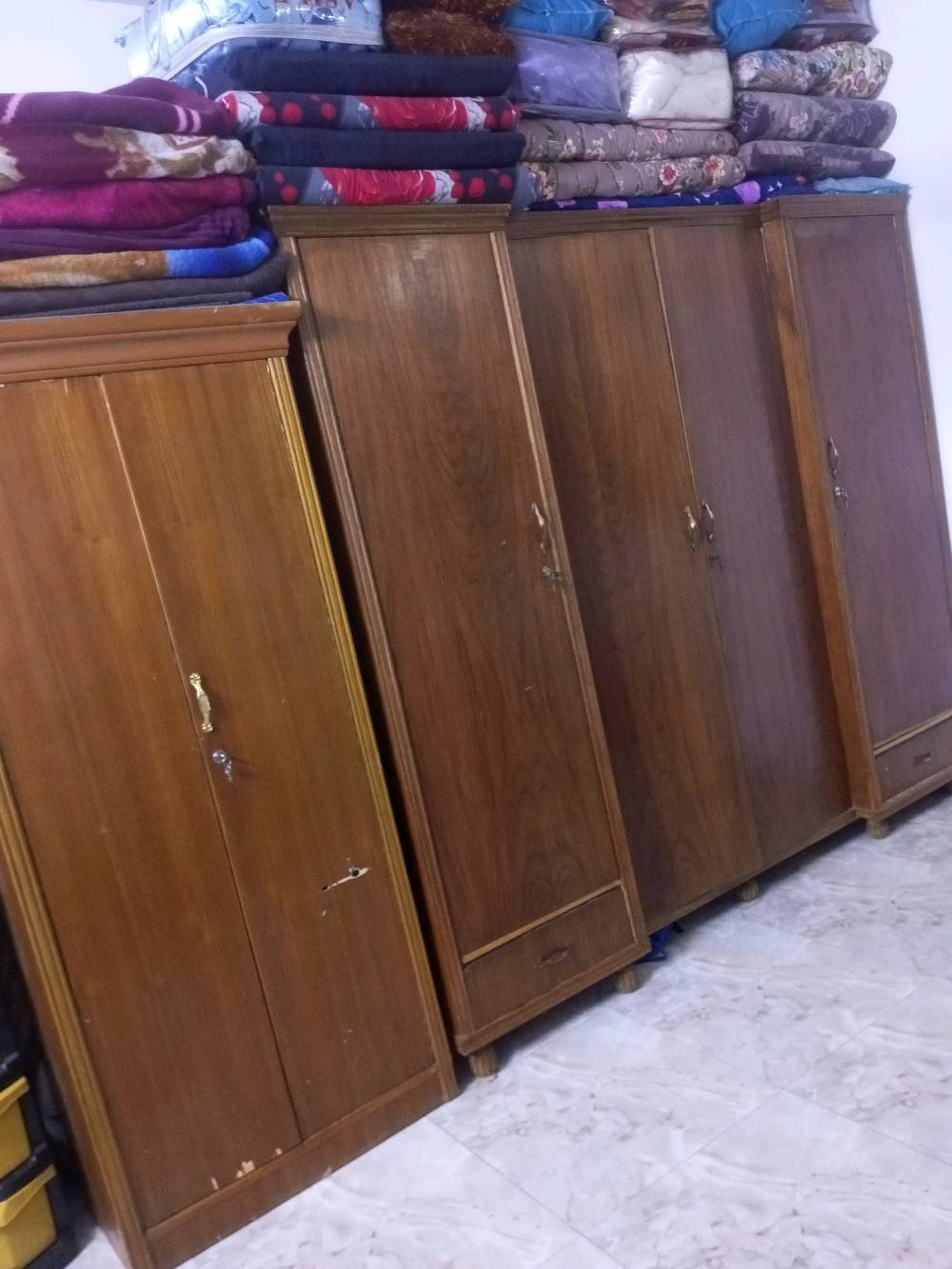 السلام عليكم اغراض للبيع كنتور 175ب زاويه ب 50  ملكانه ب قالب كريب بعشره معصاره ب 20 متجر الاصفر ب20 المجر الثاني اربع مجرات بعشره تنور غازي 25 مكاني بغداد الدوره