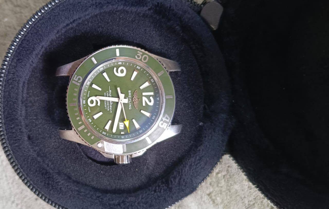 سلام عليكم ساعة Omega
 Speedmaster
للبيع مكاني بغداد الدورة ماستر ساعة 
سعر 800 الف وبيه مجال بسيط جداً 
وثانية بدون سير فقط قفلها موجود Breitling Superocean Automatic 44
صورتهن موجودات بلمنشور

واتساب ***********
