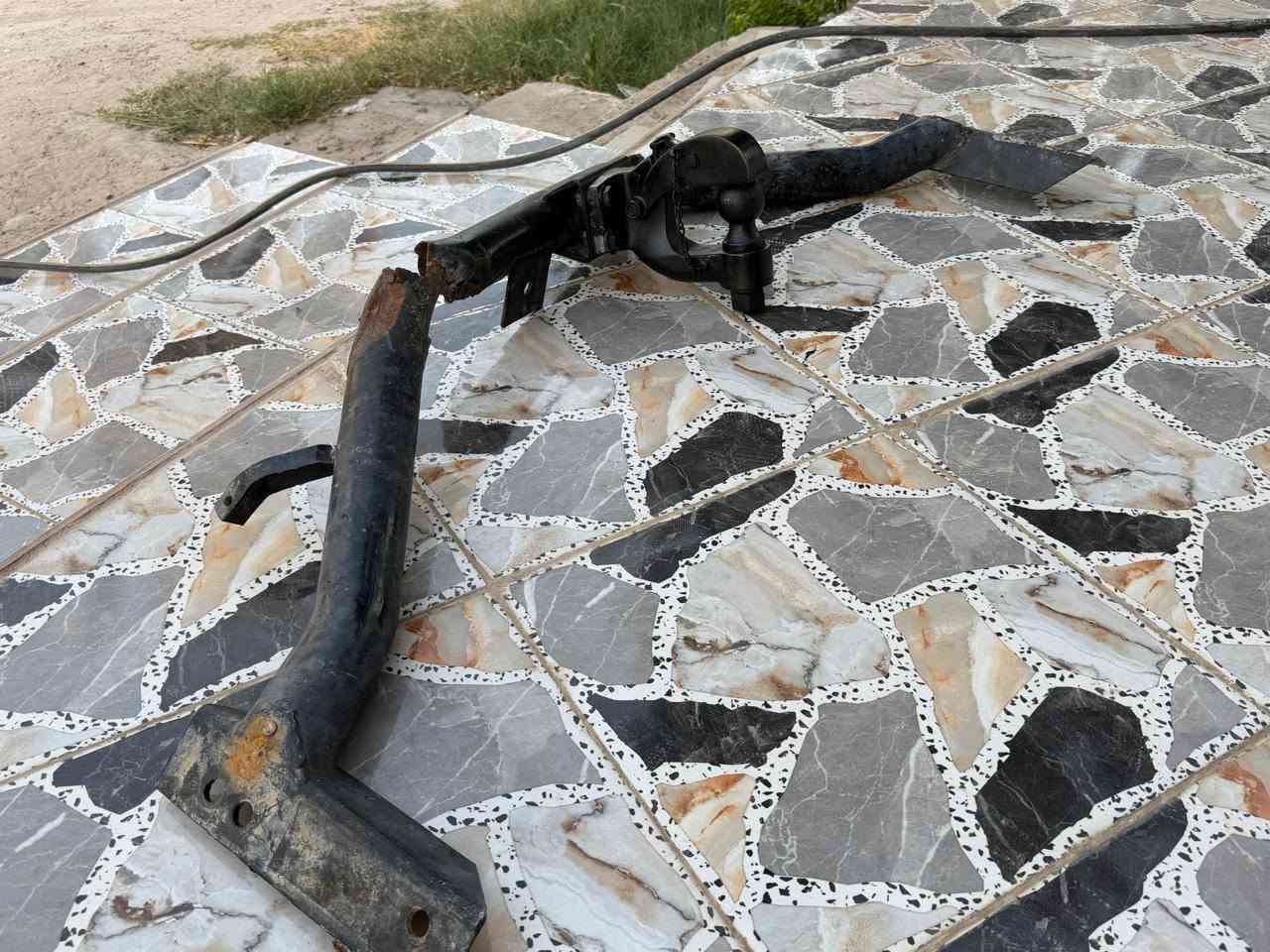 هوك البلادي
مع قواعد الشاصي بس يرادله لحيم
المكان الانبار 
للاستفسار الاتصال 
***********
