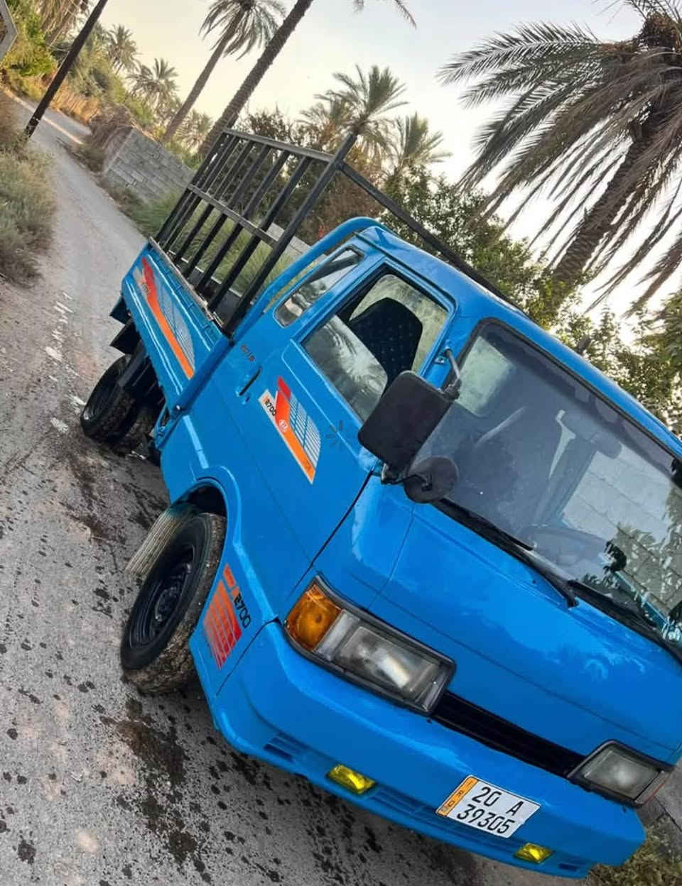 بسم الله الرحمن الرحيم 

كيا بنكو 93 قمارة وربع 6 چنگال 
كير محرك اكسل شاصي رقم شاصي كفاله
صدر وباور ومشط كله معمر جديد 
تخم تاير خلفي جديد غرفه دوشمه جديده
رقم ديالى انكليزي بسمي سنويه لل 31 
مصبوغة للجمالة 
مكاني صلاح الدين الضلوعيه 
سعرها 43 
***********
