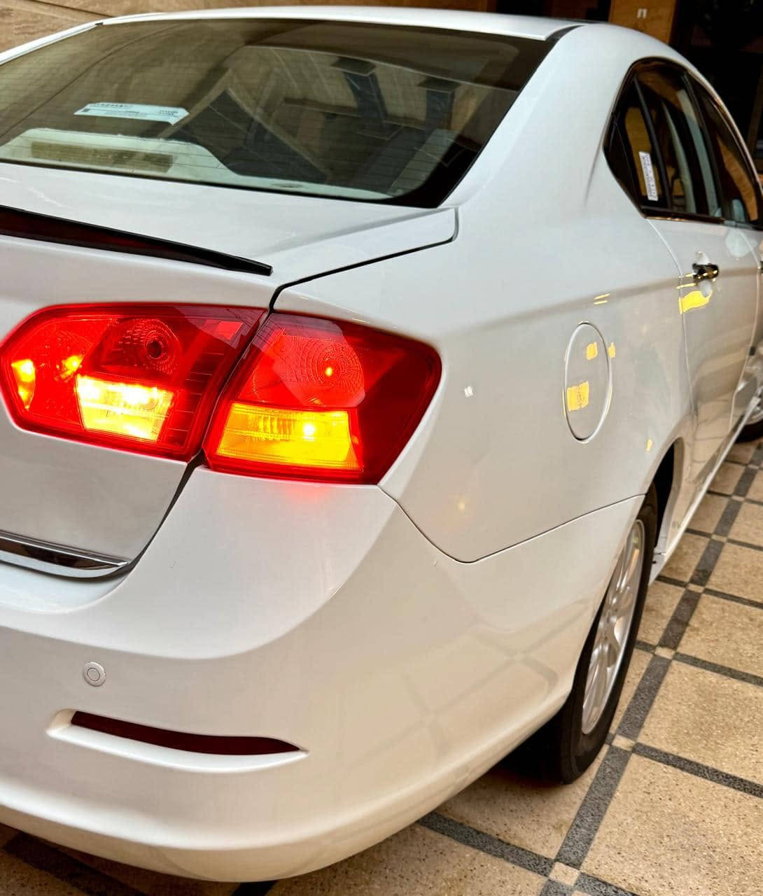 نيو استرا • ٢٠١٤ • ٥١ الف