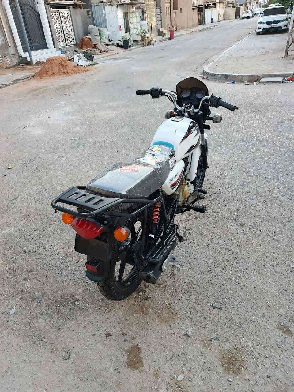 للبيع بوكسر 2024 طالعه بل 26 أوراق كامله سكنر فول نضافه جديده و جاهزه مجهزه كهربائيات كلها شغاله مكان نجف سعر 950 و بيها مجال رقمي ***********
