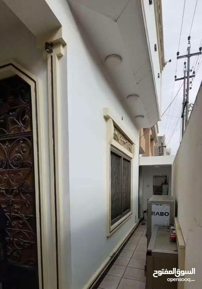يعلن مكتب المرتضى للعقارات عن توفر
بيت للبيع ، في الاربع شوارع ، خلف مدارس آل الرسول ، موقع ممتاز
طابق ونصف ، بناء 2013
المساحة /  150 متر
الواجهة / 10 متر
النزال / 15 متر
يحتوي على / 3 غرف وصالة واستقبال ومطبخ وكراج وصحيات
اضافة الى منظومة ماء RO ومنظومة غاز كاملة 
سعر البيت / 350 مليون

توجد لدينا عروض اخرى
للأستفسار الاتصال على الارقام التالية
قسم البيع / *********** - ***********
قسم الايجارات / ***********
نستقبل كافة العروض والاعلانات نشرها وترويجها مجانا
عنوان المكتب / الجنينة / الشارع المقابل جامع الكرناوي

نص مكتوب في الصور:
- السوق المفتوح opensooq.com