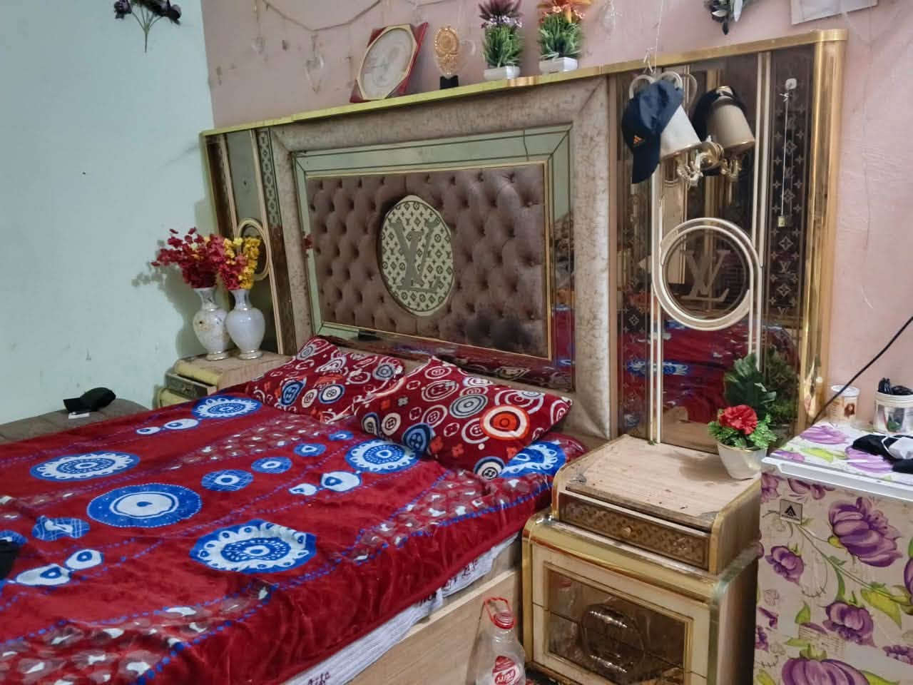 غرفه للبيع مميزه جدا ( لويزفيتون ) 🔥
العنوان السماوه 📍
واتساب *********** ☎️
