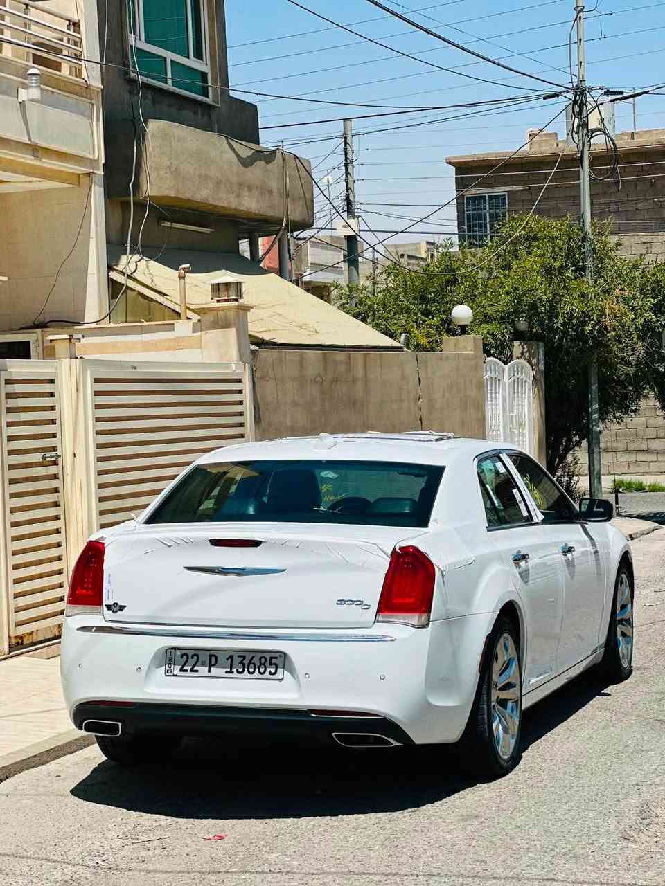 🔥 هيبة وسحر الأبيض؛ كرايسلر 300C موديل 2017 (فل كامل بدون ملاحظات)
لعشاق الفخامة والسيارات النظيفة جداً، بحالة الوكالة وباسمي، شرط الجير، المحرك، والتحويل الفوري. الإطارات جديدة وكل تفاصيل السيارة ممتازة وجاهزة. موجودة في أربيل وتستاهل الأنظار!
✨ أبرز المواصفات والإضافات:
 الأمان والتقنية: بصمة تشغيل، شاشة كبيرة، بانوراما واسعة، رادار أمامي، رادار خلفي، ورادار جانبي (Full Radar).
 الراحة والرفاهية: كراسي تبريد وتدفئة، تدفئة للمقاعد الخلفية، تدفئة للستيرنج، كراسي ميموري كهربائية، ستيرنج يتحرك كهربائياً، كراسي جلد أصلية فاخرة.
 المظهر الخارجي: رنجات قياس 20 مميزة، لايت زينون، مرايا بإشارات، مرايا تعتيم تلقائية.
‎ 💵 السعر: 255
‎ 📱 رقم الهاتف: ***********

🔥 ئەستێرەیەکی سپی بێ وێنە؛ Chrysler 300C مۆدێل 2017 (فول ئەوەی هەیە)
بۆ عشاق و خاوەن سەلیقەکان، سەیارەیەکی زۆر خاوێن، بێ مەسروف، بە شەرتی گێڕ و مەکینە و بەناوکردن. تایە و هەموو پێداویستییەکان نوێن، هی خۆمە و لە هەولێرە. تەنها و تەنها لەبەر جوانی و خاوێنییەکەی شایەنی دەستە!
✨ پۆلێنکردنی مواسەفاتەکان:
 تەکنەلۆجیا و سەلامەتی: بەسمە، شاشەی گەورە، پـانۆڕامـا، ڕاداری پێش، ڕاداری پشت و ڕاداری تەنیشت (Full Radar).
 شاهانەیی و گەرمی/ساردی: کوشین سارد و گەرم، کوشینی پشتەوە هیتەر، سوکان هیتەر، کوشین خەزنە (میمۆری)، سوکان کارەبایی، کوشین جڵدی ڕەسەن.
 دەرەوەی سەرنجڕاکێش: ویل ٢٠، لایت زینۆن، ئاوێنە ئیشارەت، ئاوێنەی دژە فول لایت.
‎ 💵 نرخ: ٢٥٥
 📱 ژمارەی پەیوەندی: *********** أربيل, العراق
