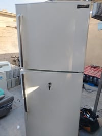 ثلاجات عدد ٢ نضافه ماداخلات تصليح مكاني بغداد الحريه ٠٧٧١٢٩٣٨٤٨٨