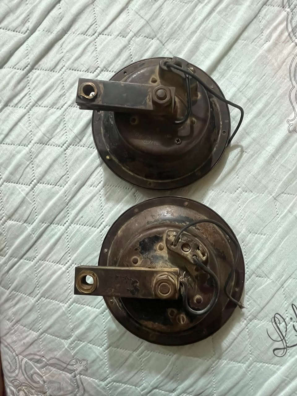 هورن عنجه البيع ببادئات وسعر  350.          ***********لنتصال. بس عله رقم
