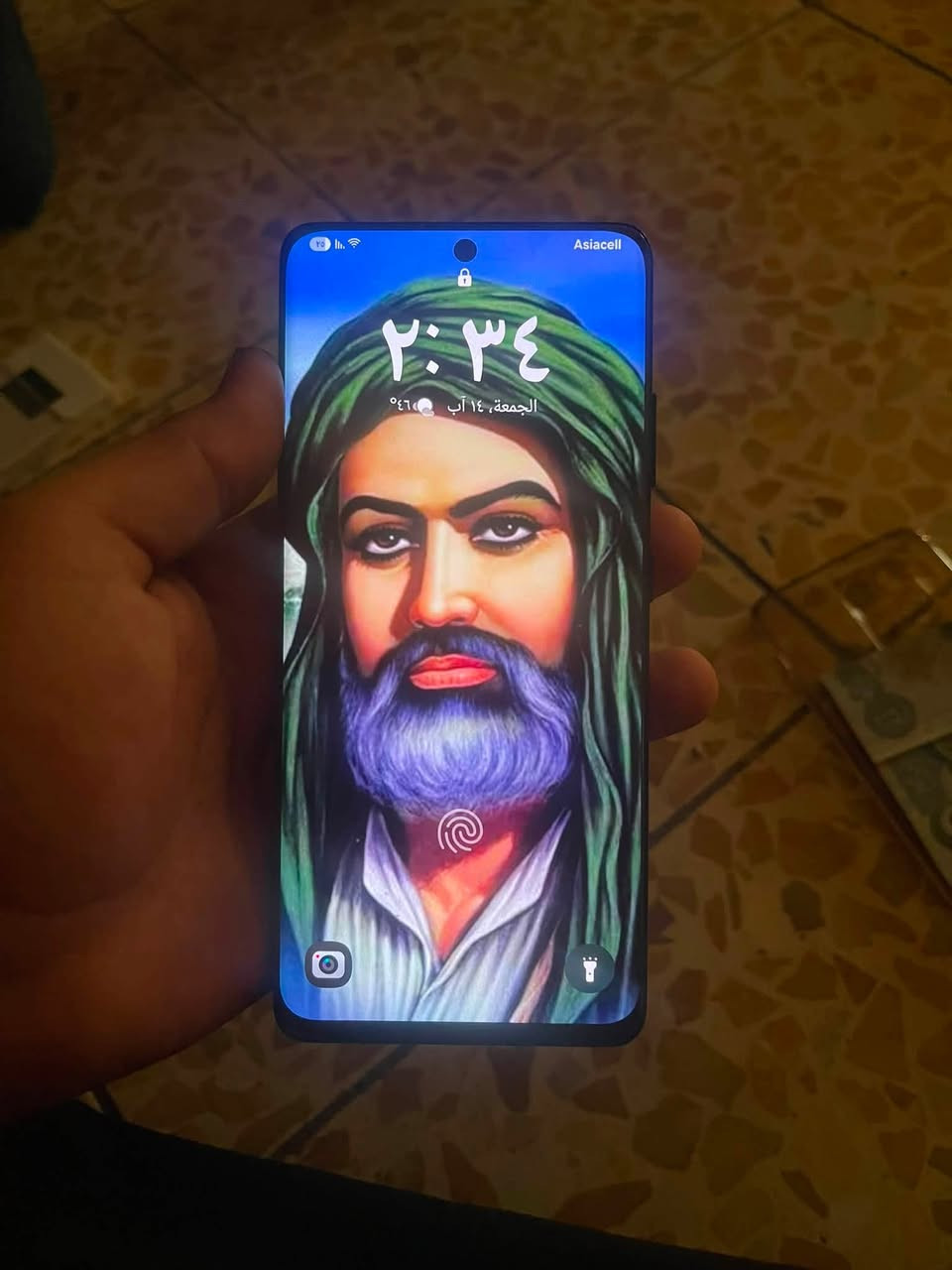 السلام عليكم سامسونك s21 ultra ذاكره 128 الجهاز ما مفتوح وما مبدل بي شي جديد ونضافته 100 / 100 
سعره ٤٠٠ 
للأستفسار ***********
