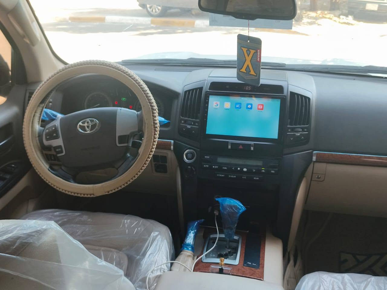 لاندكروزر • ماكو تفاصيل