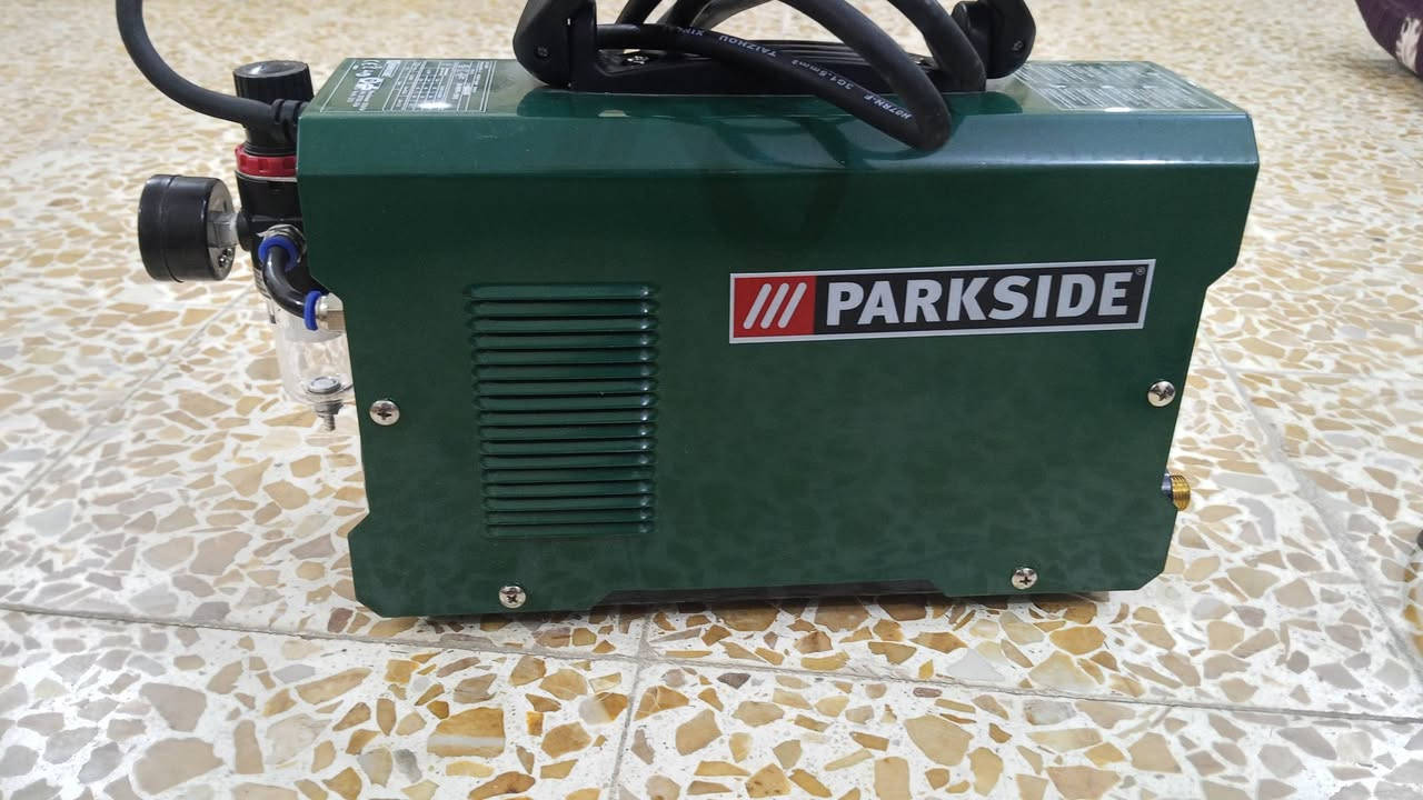 السلام عليكم
الماكينة  قاطع البلازما (Plasma Cutter) من شركة Parkside الألمانية، موديل PPS 40 B2. تُستخدم لقص وقطع المعادن    
نضافه 90/100
السعر 120 الف  وبيها مجال
التواصل على هاذه الرقم
***********
