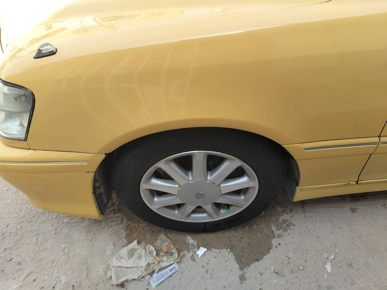 السلام عليكم 

ملكه  كرستال للبيع او مراوس (( اقصاد ما
 ابيع ))

أصولي السيارة واي كصه مابيه عدله

2002موديل
ثلاث دكم 
ويل نجمه
حداديه 90/100 

لايت كرستال
شاشه كرستال
اربعه كشنات كهربائيه
 محرك ديفور الصغير 
تبريد منظومه جديده 
كمرك السياره مدفوع

رقم الهاتف ***********
واتساب متوفر
