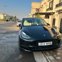 تيسلا موديل 22 Y دبل ماطور معروف مواصفات داخل ابيض  جلد محدثه مربوطه  ...