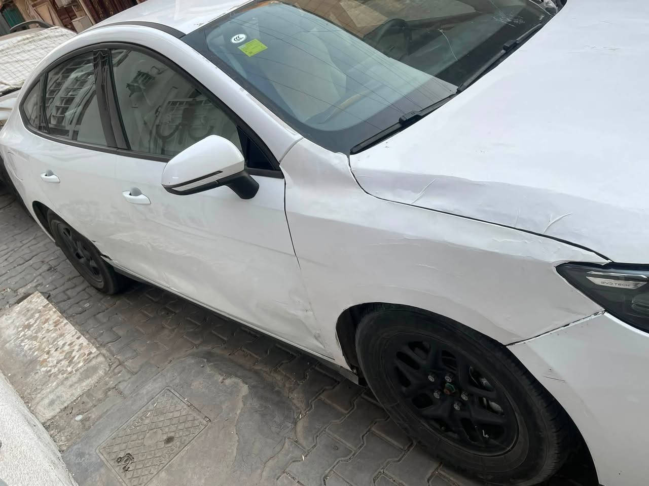 سيل فايف موديل ٢٥
ماشيه ١٥ الف 
جاملغ وبنيد ودعاميه وايرباك طاك 
والباب الايمن بي رصعات 
سياره ناقصها كم شغله صبغ وشباك دعاميه 
*********** بغداد رقمها
السعر ١٦ وبيها مجال
