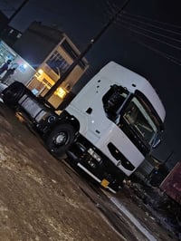 شباب رينو 2004 بام ونوزل سيره جهزه مكينه كاير  رتايتر 5 طكات ثلاجه دبل...
