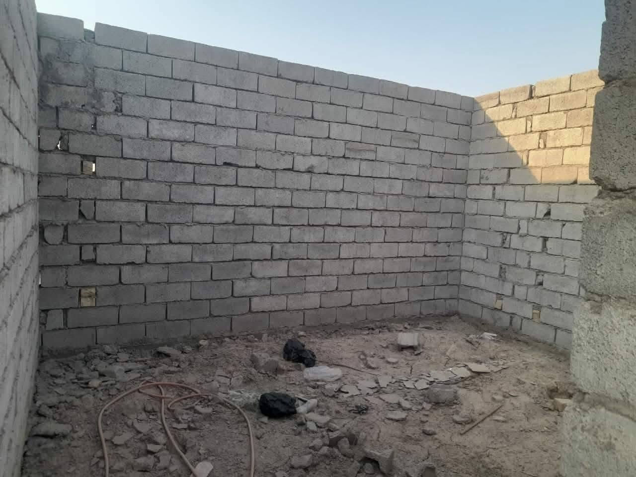 يا الله سلام عليكم هيكل البيع مساحه 200 يتكون الهيكل من غرفتين نوم وصاله وحمامات داخليه مرقم وكامل وخدامت ماي مجاري كهرباء مدارس بناأ بلوك اساس طابوك وجوه جلمود  حي الحكيم نزله بيت زرزور وتكدر تنزل عليه من نزله حسينت لاحرار 
السعر 13مجال الشراي *********** انتصال عل رقم خاص مفتوح
