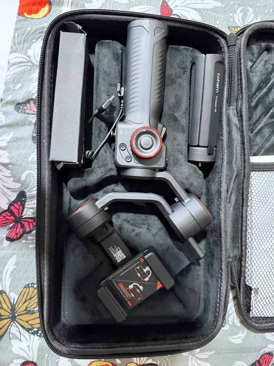 ستاند Hohem iSteady M6 Kit احترافي للبيع 

استعمال 8 مرات فقط  كامل الملحقات حتى الفاتورة موجودة 
سعرة 125  مع التوصيل
التواصل خاص أو
***********
