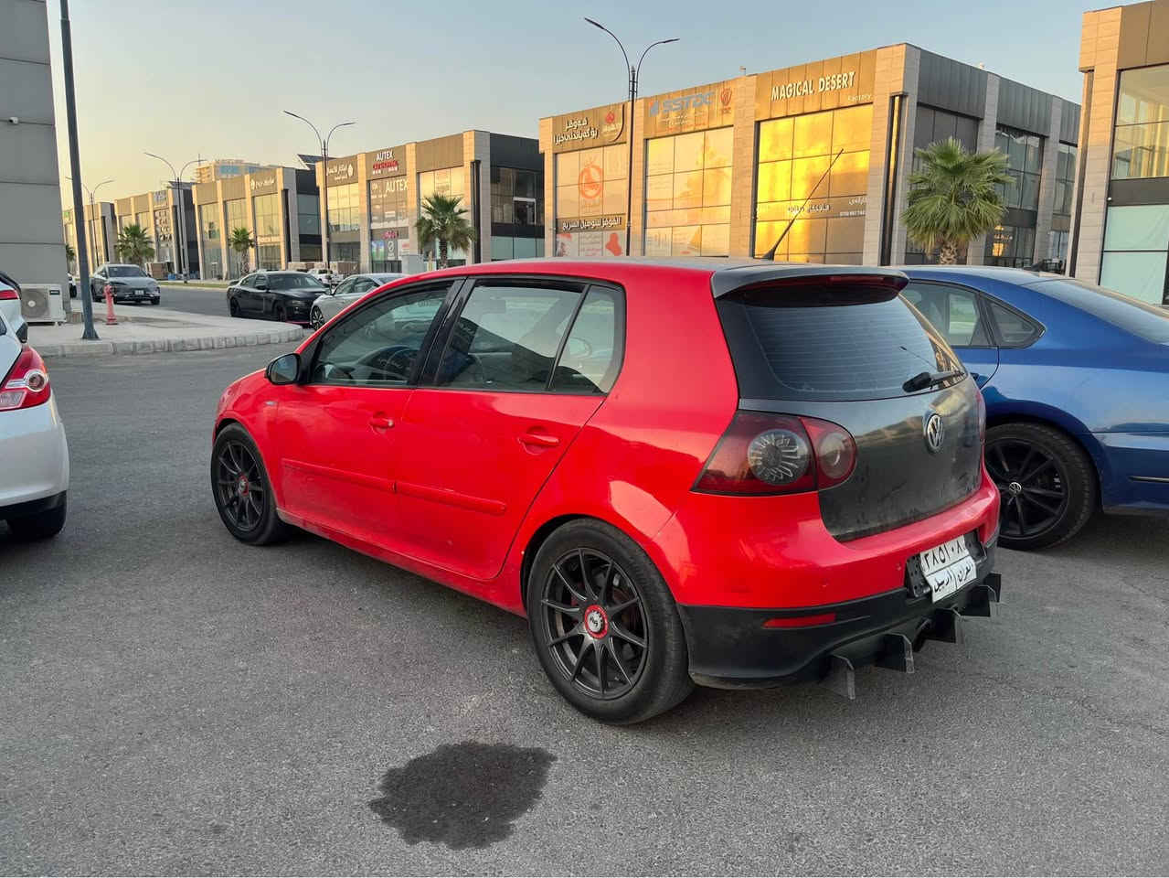 گۆلف 5بيلادی  GTI  ٢٠ تۆربۆ فول مواصەفات  2009
سبوخ حامە کالبونە وی هەبوە ٢ پارجی ليدراوی هەيە پشتو پيش کەپس گيرو موکينە بيلاد ٦گير مەرخوب  
خرامە ١٠ وەرقی لەسەرە  بۆ زانياری تەلەفۆن بکە ئەگەر مشتەری نی بيزارم مەکە  سە عری٦٧ مەجال  *********** أربيل, العراق

