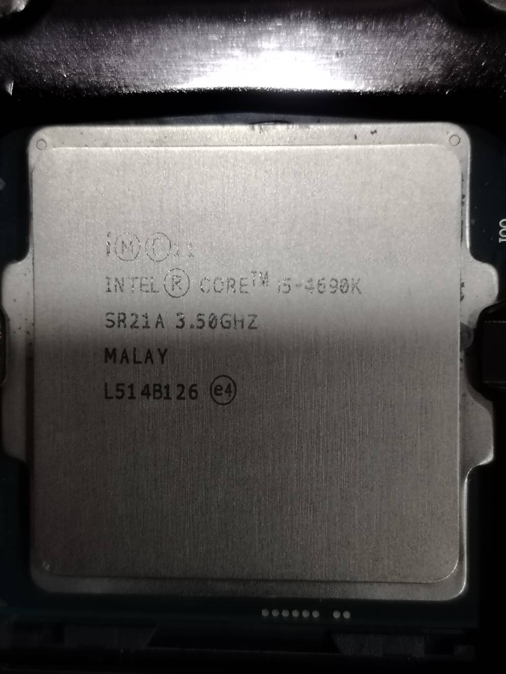 انتل i5 4690k • رام16 • مبرد مائي