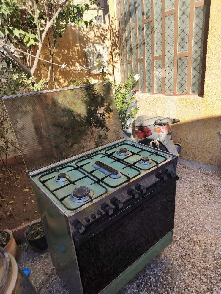 طباخ كبير 5 عيون أبو الفرن نوع عشتار الأصلي نضيف جدا كله شغال سعره 190 وبي مجال للشراي المكان كربلاء الاستفسار *********** كربلاء, العراق
