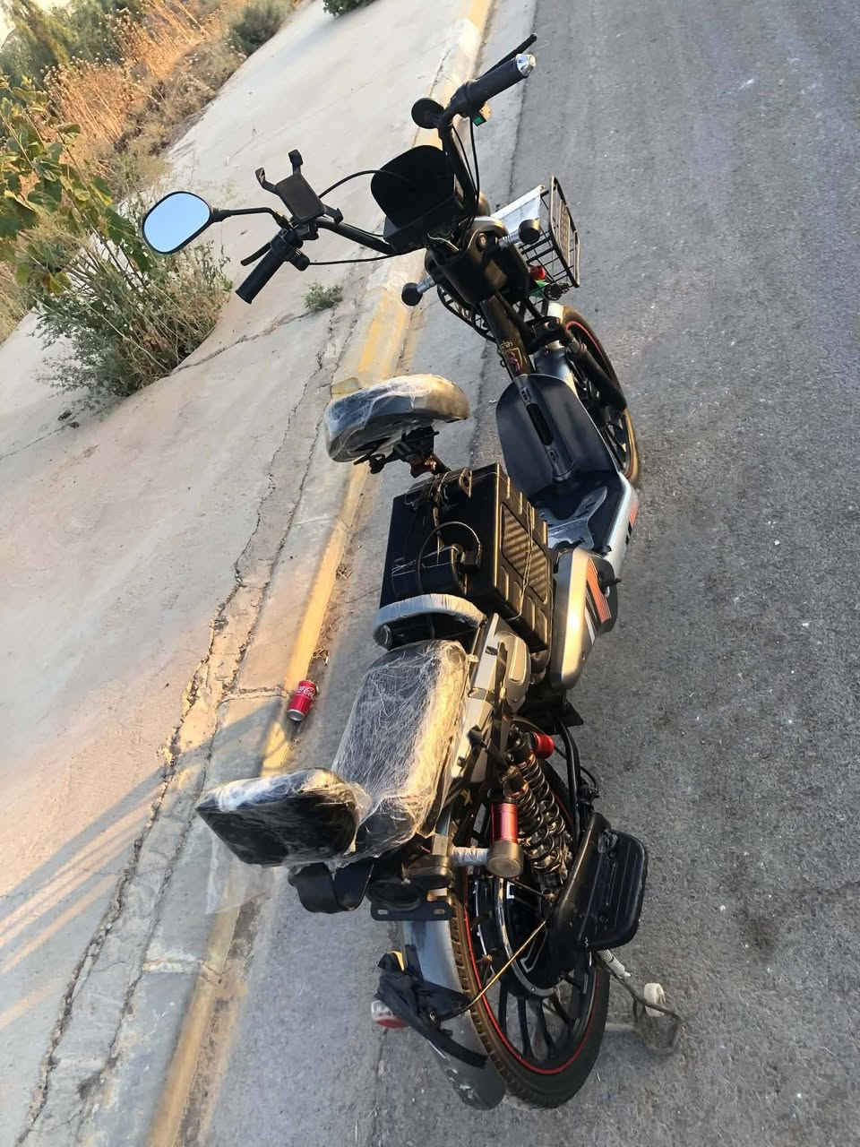 سلام عليكم دراجا شحن للبيع حجم 20 بطاريات 2 جدد و2 قديمات بس نظيفات تايرات الورا جديدا والكدام نص عمر الدراجا ما تصرف عليها ربع السعر 250 وبي مجال قليل للستفسار الاتصال علا الرقم ***********
