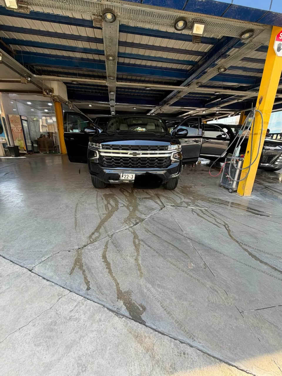 تاهو موديل 2023 وكالة المنصور LS مكفوله كفاله عامه عدا شبر بيدي ار فقط مغلفه بيدي أف تخم تاير جديد مضلله بل سنويه موجود اربيل السعر 430 ورقه *********** غير متواجد على الفيس
