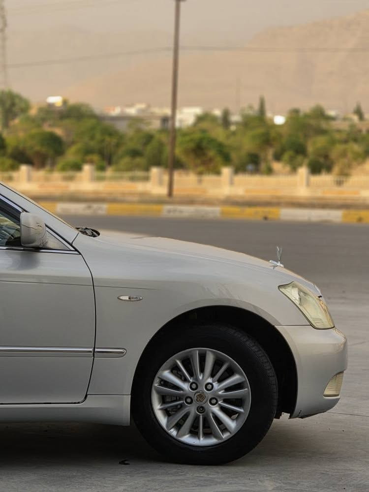 شاهینەی بڕاوە
مۆدێل 2005
180 گچکە بە گچکە
گێڕ و مەکینە بەشەرت بێ دوکەڵ
ڕۆنی گێڕی گۆڕاوە 
تەبریت سارد و گەرم
3 دوگمە
سەلاجە
ئاوێنە کارەبای شەفت 
کوشنی پێشەوە + دواوە کارەبایی
تەعدیل سورعە بێ کێشە بە شەرت 
کامل کارەبایی بێ کێشە 
تەقەو ڕەقەی نیە
کامل مەسرەف کراوە
زەڕبەو لێدراو و سەقف و حیزام بەشەرت
کەڤەر و شانسی بەشەرت 
کۆدی بۆکراوە 
سەیارەی ماڵانە مەعرەز نیە ماڵی دۆستە

سعری45 گەڵا
بۆ  پەیوەندی *********** رانية, السليمانية
