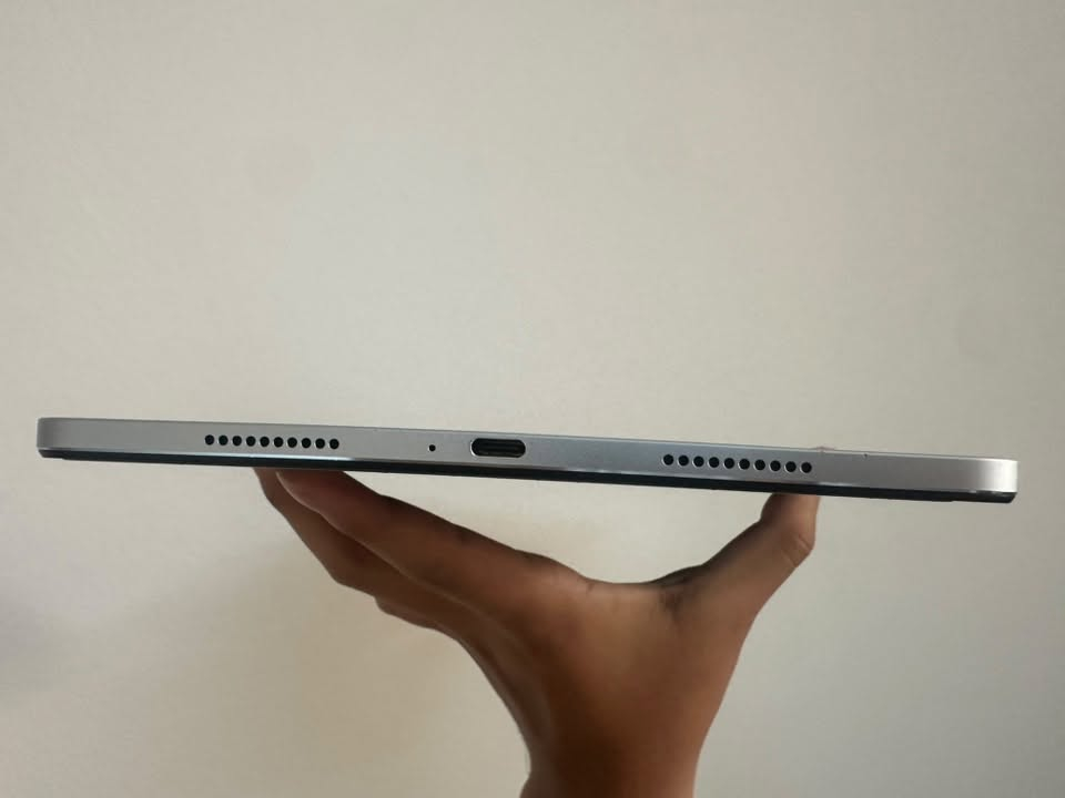 Xiaomi Pad 6
الجهاز: شاومي باد 6
الذاكرة: 256GB
الرام: 8GB
الحالة: نظيف جداً، 
 الكارتونة موجودة
الشاحن موجود
ويا كفر للجهاز

الايباد يشغل 120 فريم بل ببجي
144 هرتز
يعني تدعم معدل تحديث عالي وناعمة جداً بالألعاب والتصفح.
$ السعر: 360  ألف وبي مجال .
المكان: بغداد
للتواصل تعليقك واراسلك او 
***********
واتساب

نص مكتوب في الصور:
- تطبيق إلغاء 04:36 الخميس ١٠/٠٩/٢٠٢٦ Ultra Speed Xiaomi SU7 ALWAYS BELIEVE THAT SOMETHINGS WONDERFUL IS ABOUT TO HAPPEN Aa خلفيات الشاشة تأثيرات الخلفية تأثيرات الخط