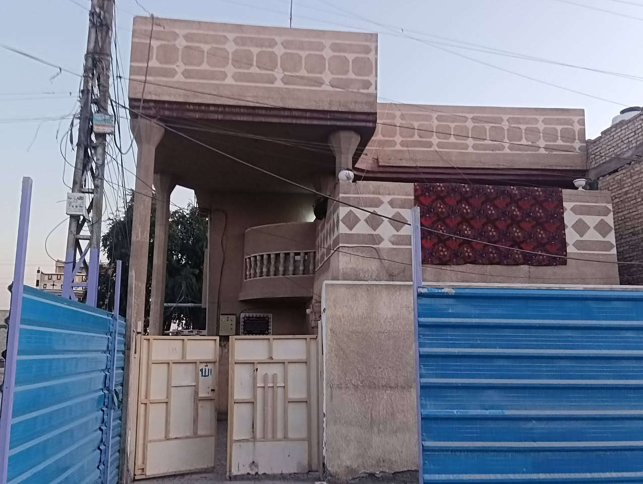دار ركن تجاري على شارع ابوسمير قرب افران البشير
