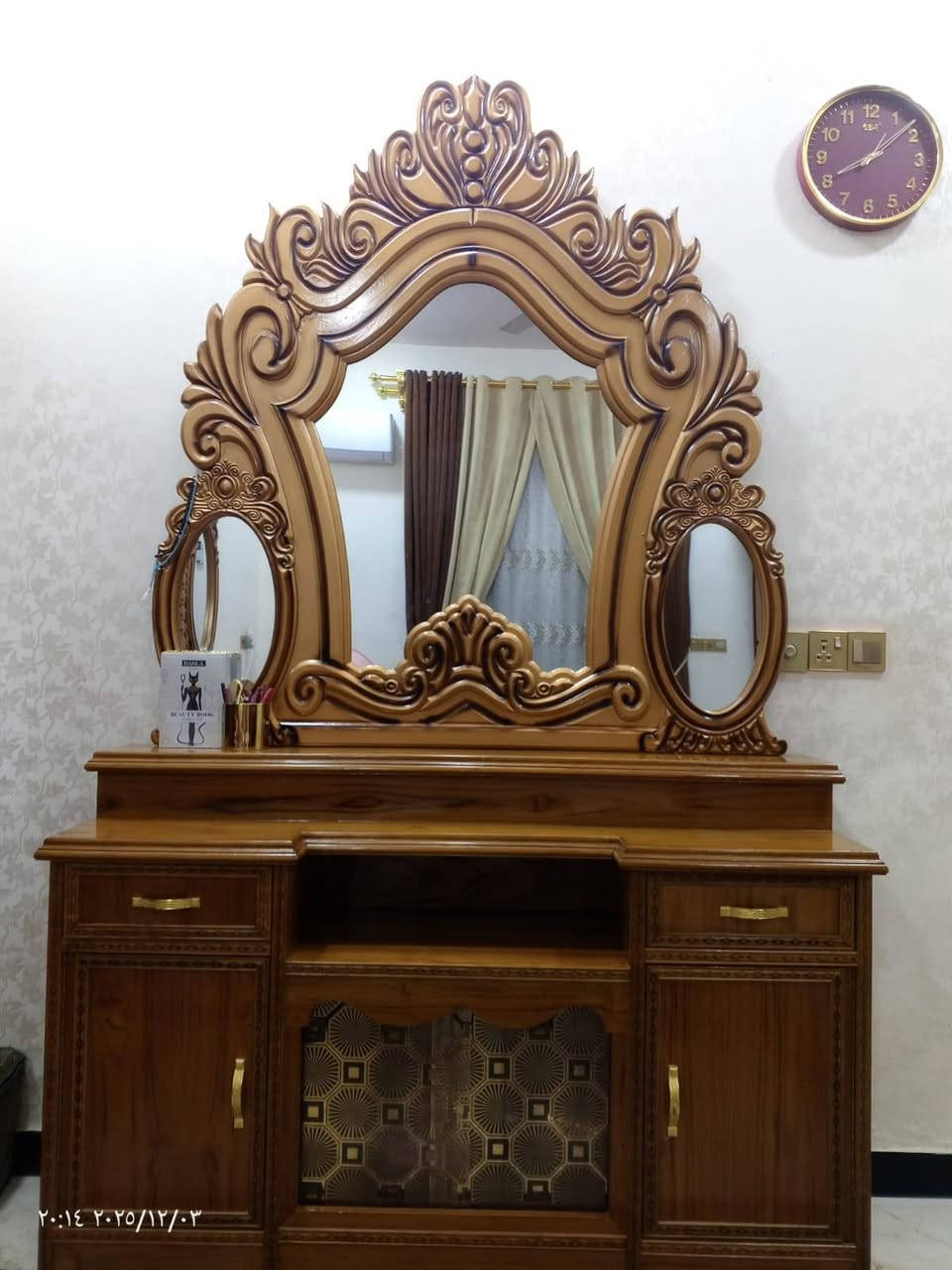 سلام عليكم غرفه نوم البيع الاستفسار على رقم او خاص ***********
