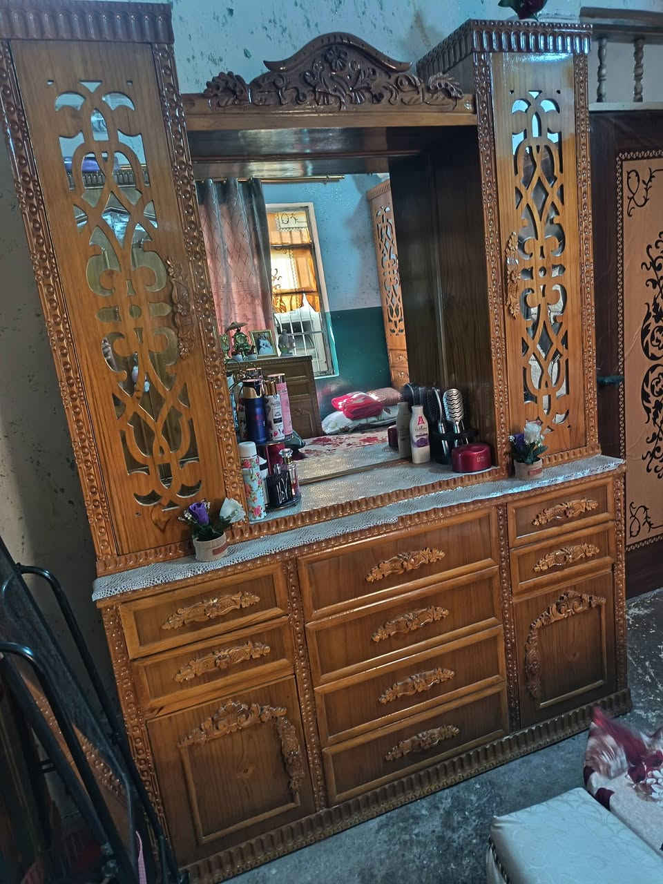 غرفه للبيع جديدة مابيها كل عيب سعر مليون وربع وبيها مجال
تواصل واتساب ***********
