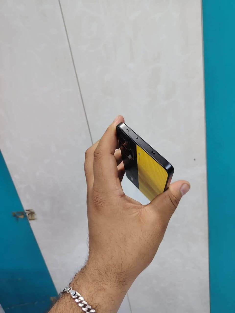 poco x7 pro max
بطارية: 8500
التخزين: 512 /12
المعالج: Dimensity 9500s
نسبه بطارية:96٪ 
جهاز كلش كلش نظيف
 مكاني بعقوبة 
سعر خاص   ، لبيع او مراوس ب ايفون .
التواصل واتساب***********
