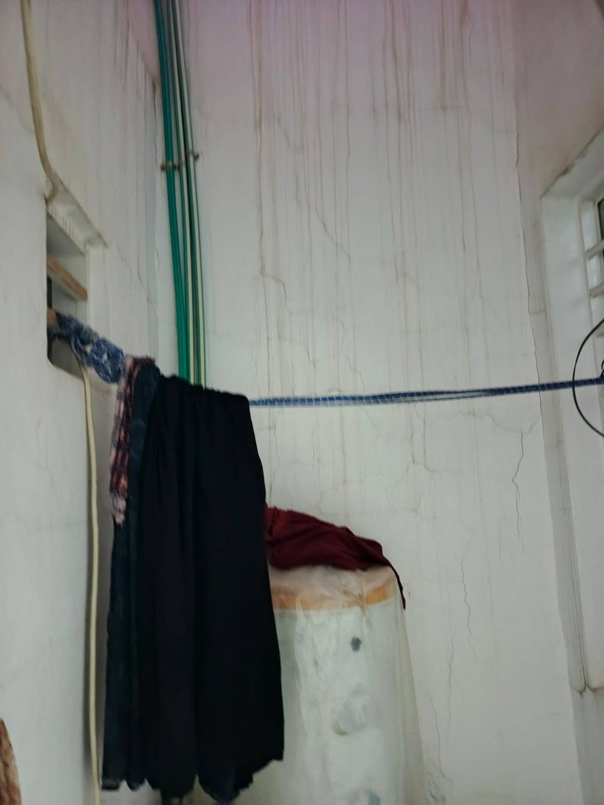 السلام عليكم ورحمة الله وبركاته إخوان بيت 50 متر صب كونكريت مسلح حي الوفاء بل اساتله منطقة ال 85 شارع 10السعر 72وبي مجال بيت درجه أوله للستفسار الرقم ***********
