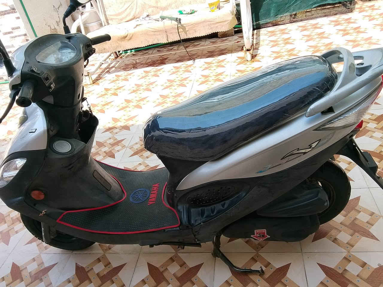 السلام عليكم دراجه كامكو البيع مديل 11
محرك 125 ما مفتوحه الكهربائية كله شغاله 
الكفرات نضيفه السعر خاص او اتصال عله الرقمم 
***********
