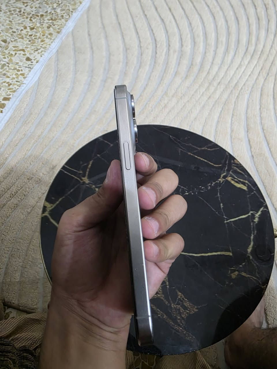 ايفون 15 برو ماكس
البطارية ٨١
ذاكرة ٢٥٦ سلفر 
كارتونه موجوده 
مكفول من كلشي 
البلديات / ساحة الحمزة 
رقم الهاتف :  ***********
السعر  / 1.150.000 / مليون و١٥٠ وبي مجال
