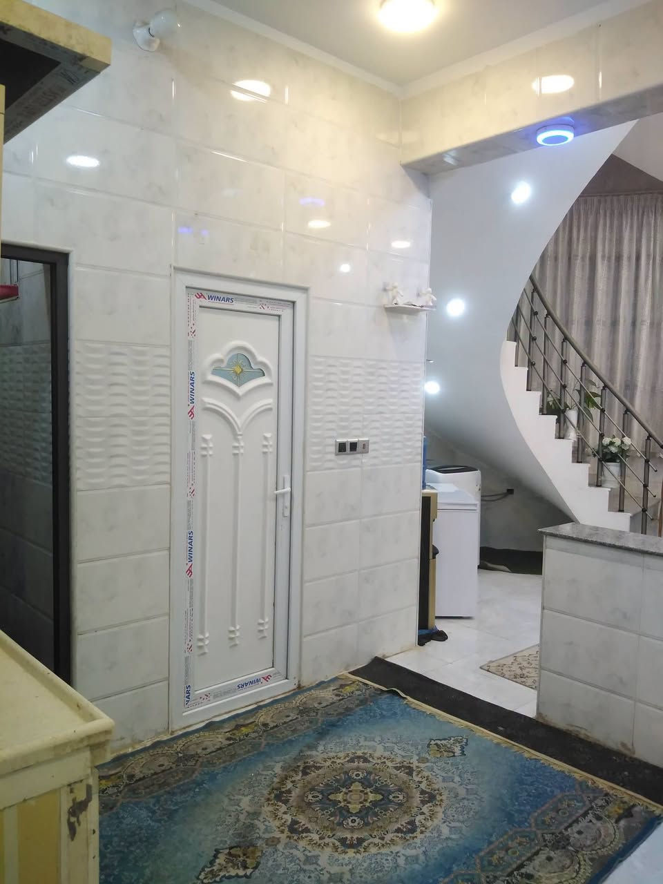 السلام عليكم ورحمة الله وبركاته 🏛️🏛️🏛️

عقار للبيع مساحته ١١٠م طابق ونص بالمكرمه منطقة ١٣ الف شارعه ١٢م ثالث شارع عن سايدين مكتب الرشيد كافه الخدمات متوفره مدارس سوك خطوط نقل نت ضوئي بناء العقار سنه ٢٠٢٥م مطلوب للإسكان ٥٢مليون تسديد شهريا ٣٥٠ الف يتكون الطابق الأول من غرفه نوم مع صاله وصحيات ومطبخ حار ومطبخ بارد واستقبال مع صحيات وطارمه اما الطابق الثاني غرفه نوم مع صاله وصحيات وسطح بناء البيت حديث كونكريت مسلح فول الفول للإستفسار أكثر الأتصال على الرقم التالي *********** جاسم الكرعاوي يتوفر واتساب تواصلوا وبخدمتكم 🏛️🏛️🏛️
