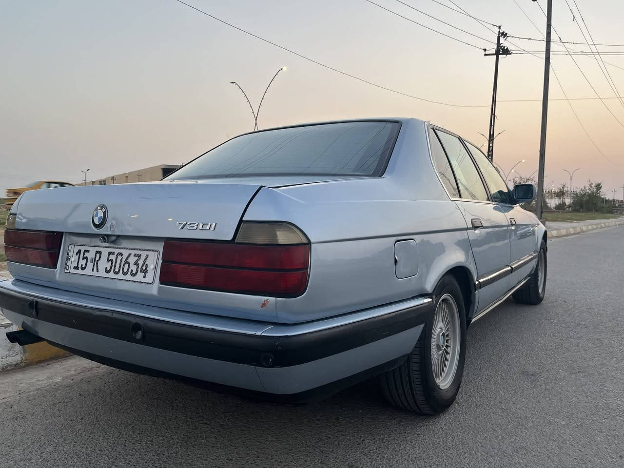 السلام عليكم bmw730  موديل 93 أصل السيارة جاهزة كير ومكينة وحدادية تخم تاير جديد ومنظومة نوزلات وبلكات وارفلو وفيتبم جديدة السيارة خير من الله 
السعر 68 وبيهة مجال 
 السيارة بأسمي مكانه بالكوت
للاستفسار رقم الهاتف ***********

