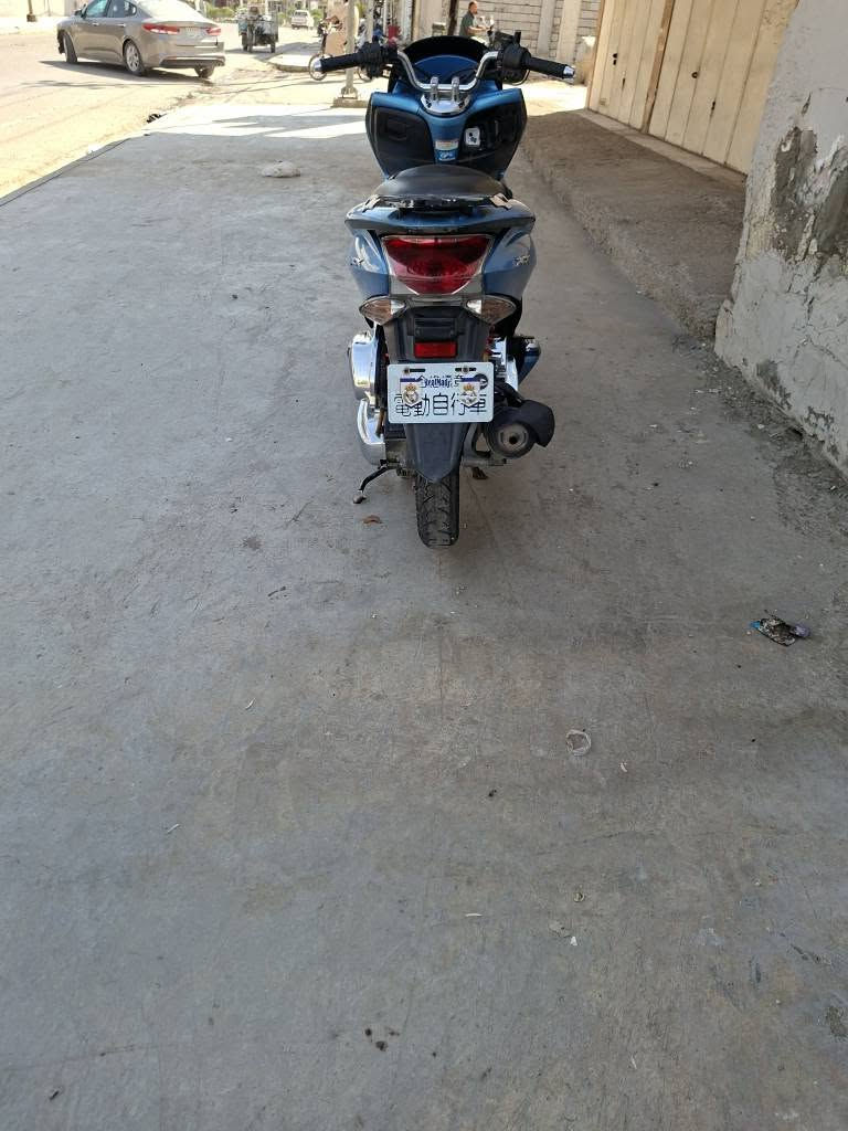 دراجة PCX الجيل الاول السعر 1.250.000 مليون وربع وبيها مجال للشراي عنوان ديالى بعقوبه فلكة الامين *********** بعقوبة, ديالى
