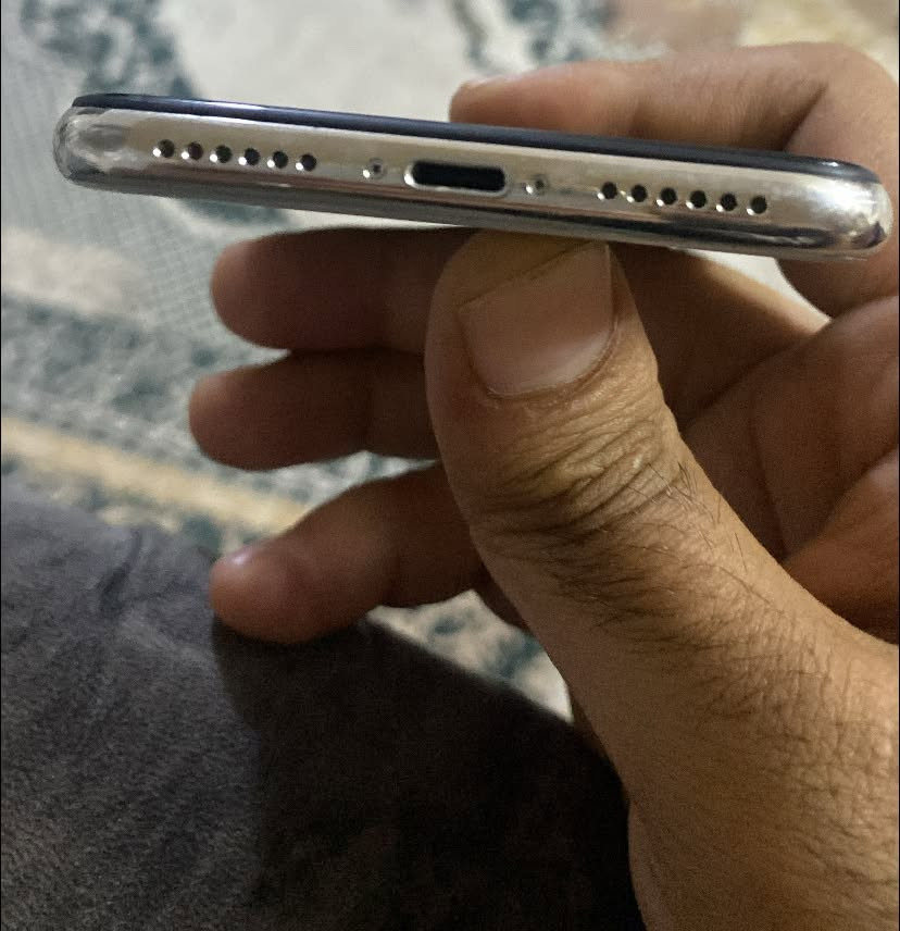 آيفون اكس ٢٥٦ • بطارية ٩٨٪ • فيس آيدي متوقف