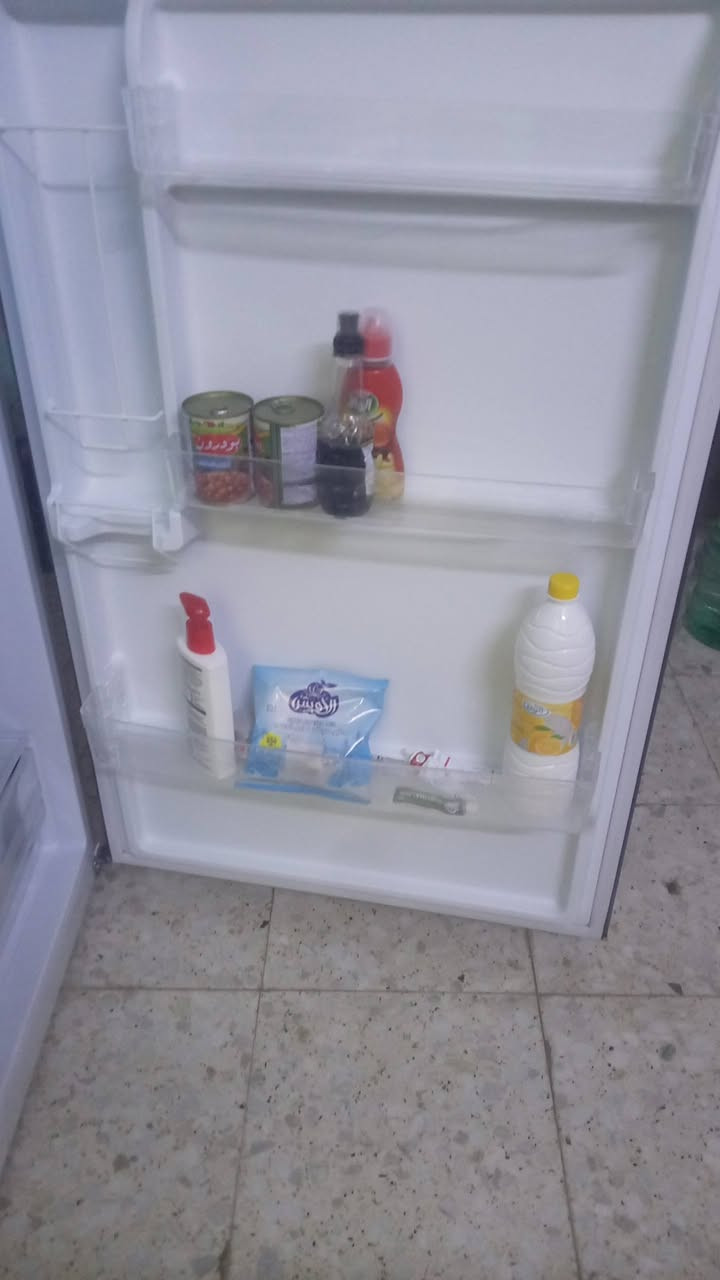 ثلاجه كينود حجم ٣٤ استخدام فقط ١٠ ايام من فتحتها من كارتونه مكاني بغداد حي الكوفه ***********
