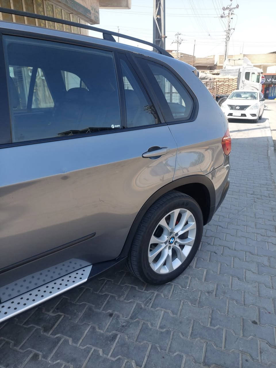 السلام عليكم
للبيع x5 موديل 2007 رقم اربيل هزة جديده سنويه بعدها مامنتهيه مكينه n52 حجم 30  صبغ فقط دعاميات وبنيد بدوه حادث بدون كلشي مجرد جماليه مكينه كير تنام تبريد شغال خير من الله السعر 120 $ واذا اكو مراوس حسب القناعة  العنوان بصرة 
***********
