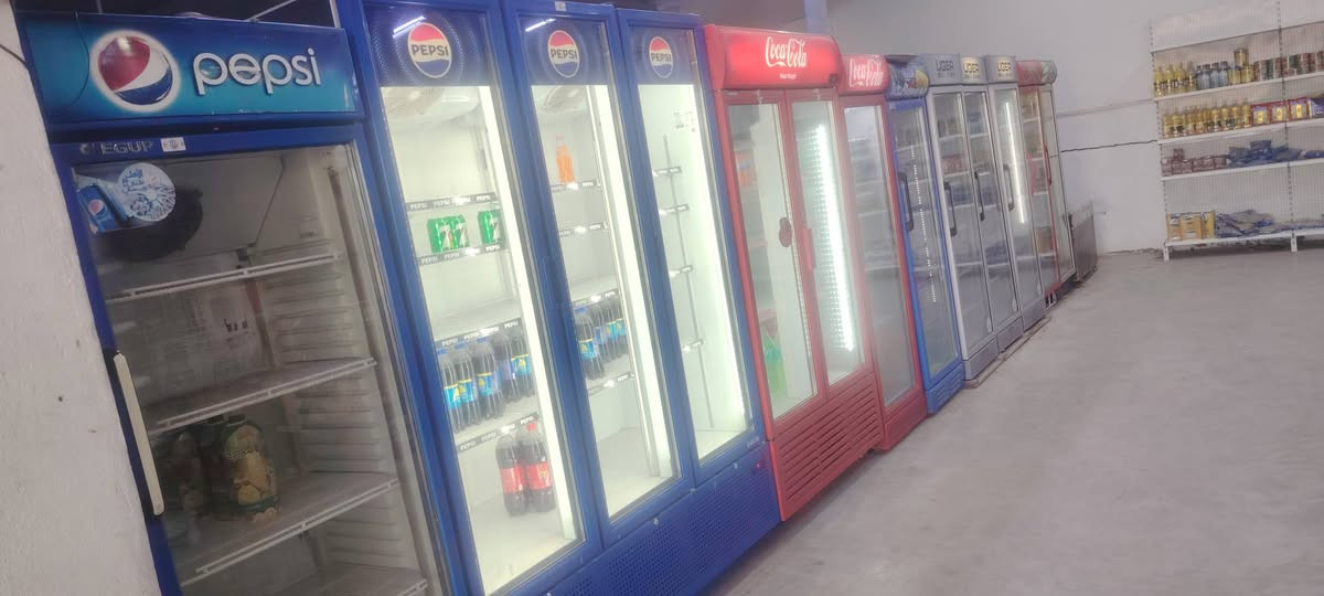 محل للأيجار
☑️ عنوان.. طريق بغداد  عبور البوابه قرب مجمع البرهان السكني عالشارع العام  قريب عليه شركات وجامعه ومجمع البرهان كله عليه وخير من الله 
☑️ المحل مثل ماموضح بالصوره  بي برادات مال شركه 4 والبقبه للبيع تقريبا 4  برادات عمودي و3 بطح ورفوف وسفينه حلويات 
☑️ السبب عدم التفرغ
☑️ للاستفسار الاتصال ***********
