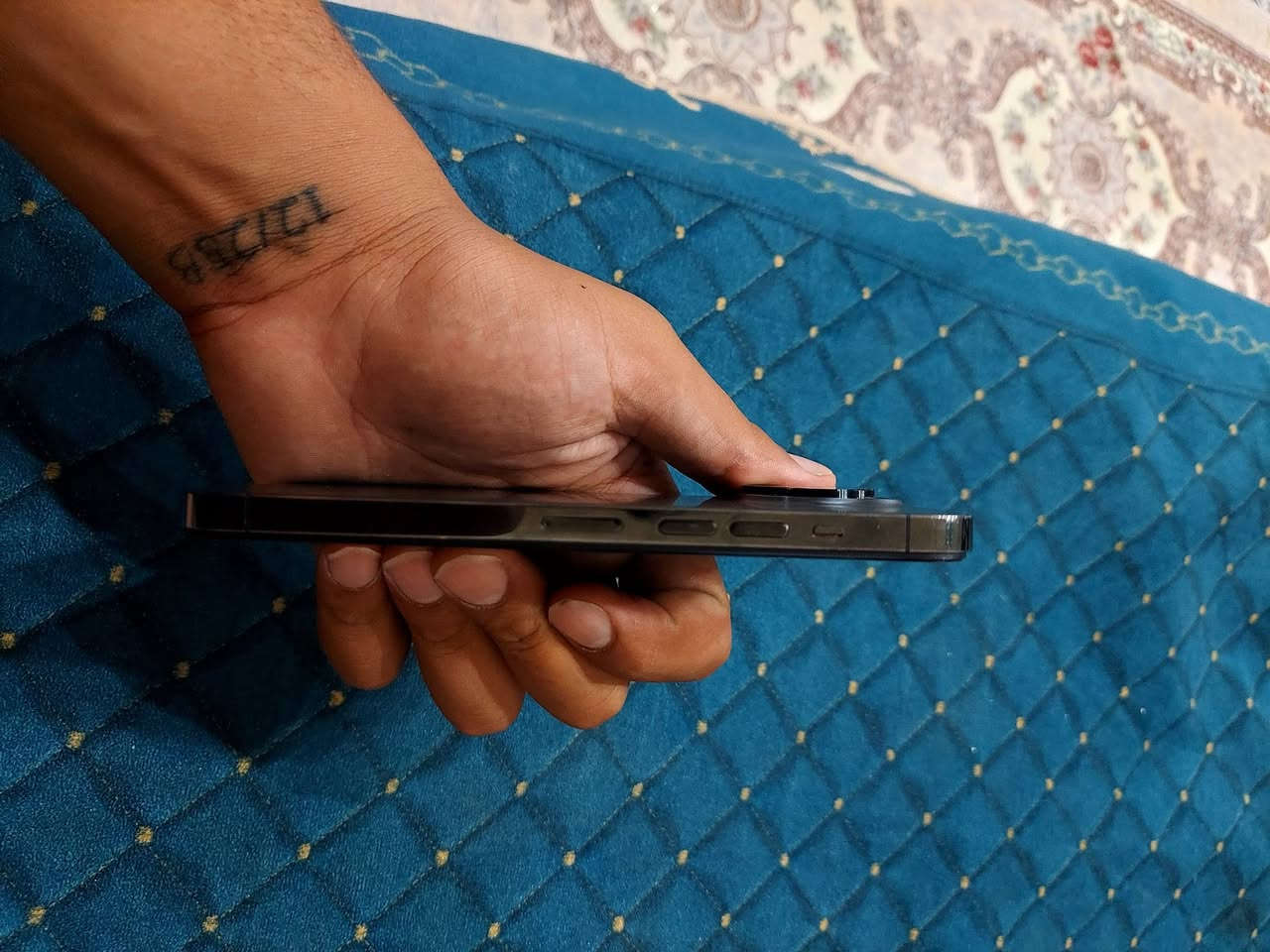 سلام عليكم للبيع ايفون ١٣برو ماكس جهاز كلش حلو ونضيف ذاكره ٢٥٦ بطاريه ٧٦ صرفه كلش حلو جهاز مكفول مبدل شاشه اصليه ٣خيارت فيس ايدي شغال ولمسهه كلش حلو وكامرته فوللل رايده ب٥٢٥ وبي مجال لشراي مكاني نجف حي ميسان وهاذه رقمي ***********
