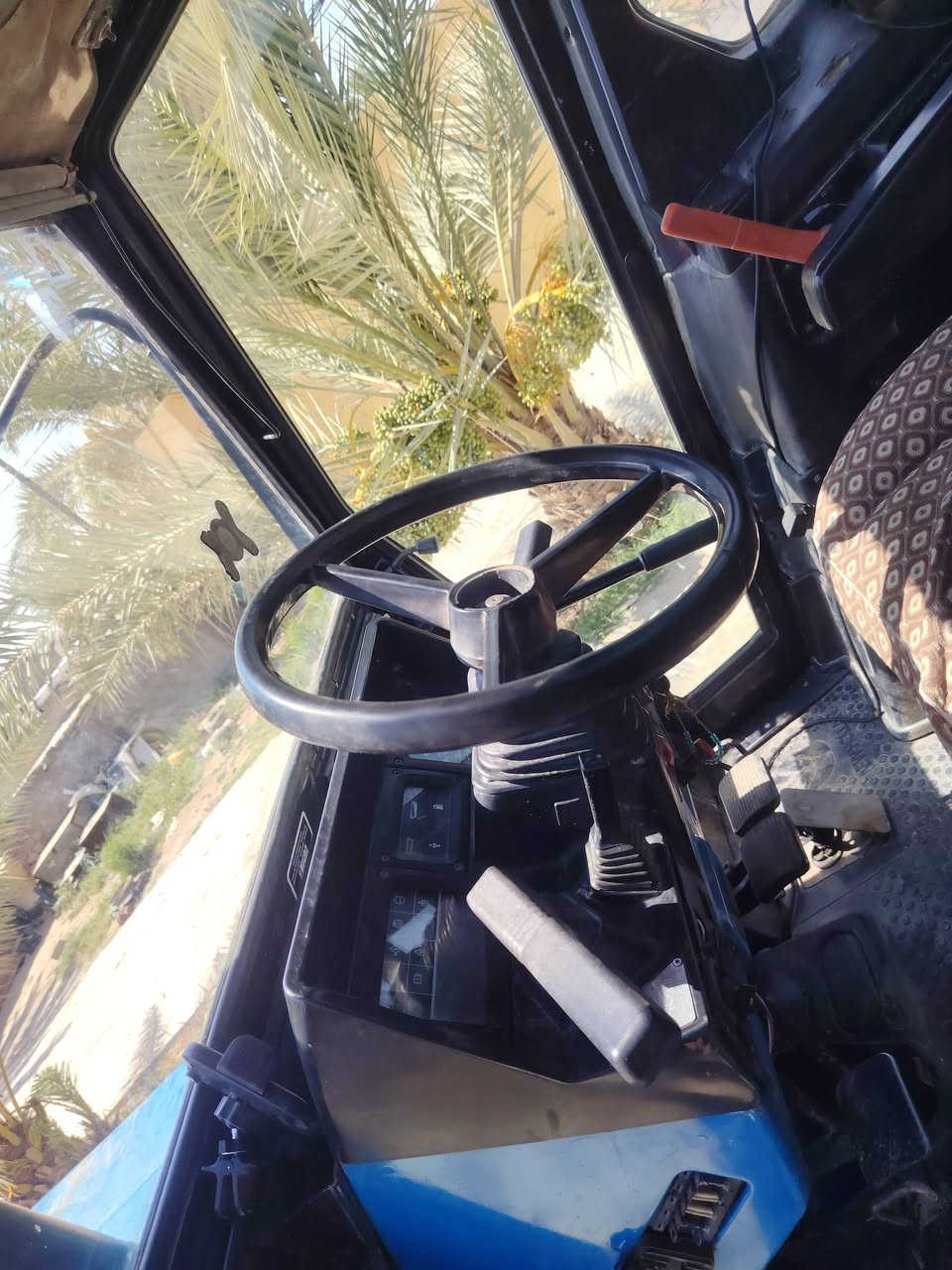 سلام عليكم  مكينه فيات حجم 180 فول عادي اكسل بارز تكمه عريضه.  مكينه  رقم واسط 
للبيع او المراوس ب حجم 160/140
***********
