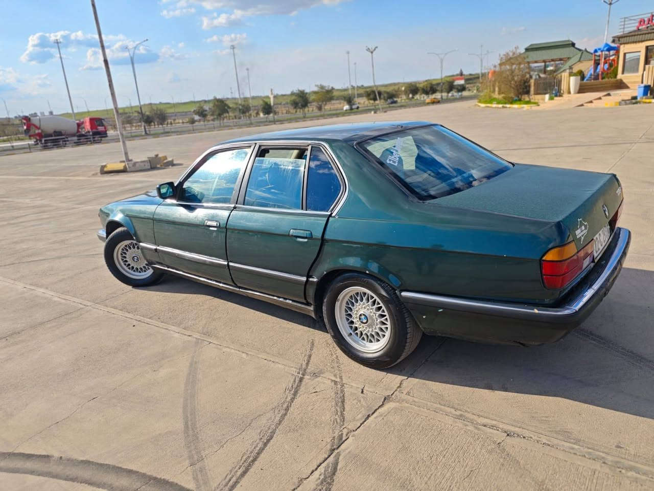 Bm730i 
مودیل1990
جاملخ واحد مضروب فقط
كوبون بنزین 
محرك فل شرط
رقم جدید شرط تحویل
تبرید شرط ثلج
تایرات جدید
بس كیر محروك یعنی بدون كیر ابیع 
30 $
***********
