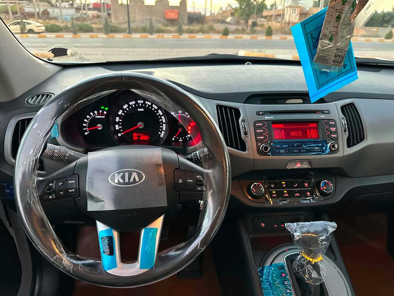 ‎كيا سبورتاج ابيض سقف اسود بانوراما موديل2015 فول مواصفات
‎رقم سليماني 
‎بانوراما سقف اسود
‎داخل مشمشي 
‎مراية كهربائية
‎كشنات جلد 
‎كرسي كهرباء
‎سیاره نظيفة جداً
‎تحديد سرعة
‎مكينة ما مفتوح
                                     مكفول كلين  ٣٩ الف ماشيحقيقي
‎مكان السيارة سليماني
‎١٦٨مجال بسيط$
‎للاتصال + واتساب
[***********] السليمانية, العراق
