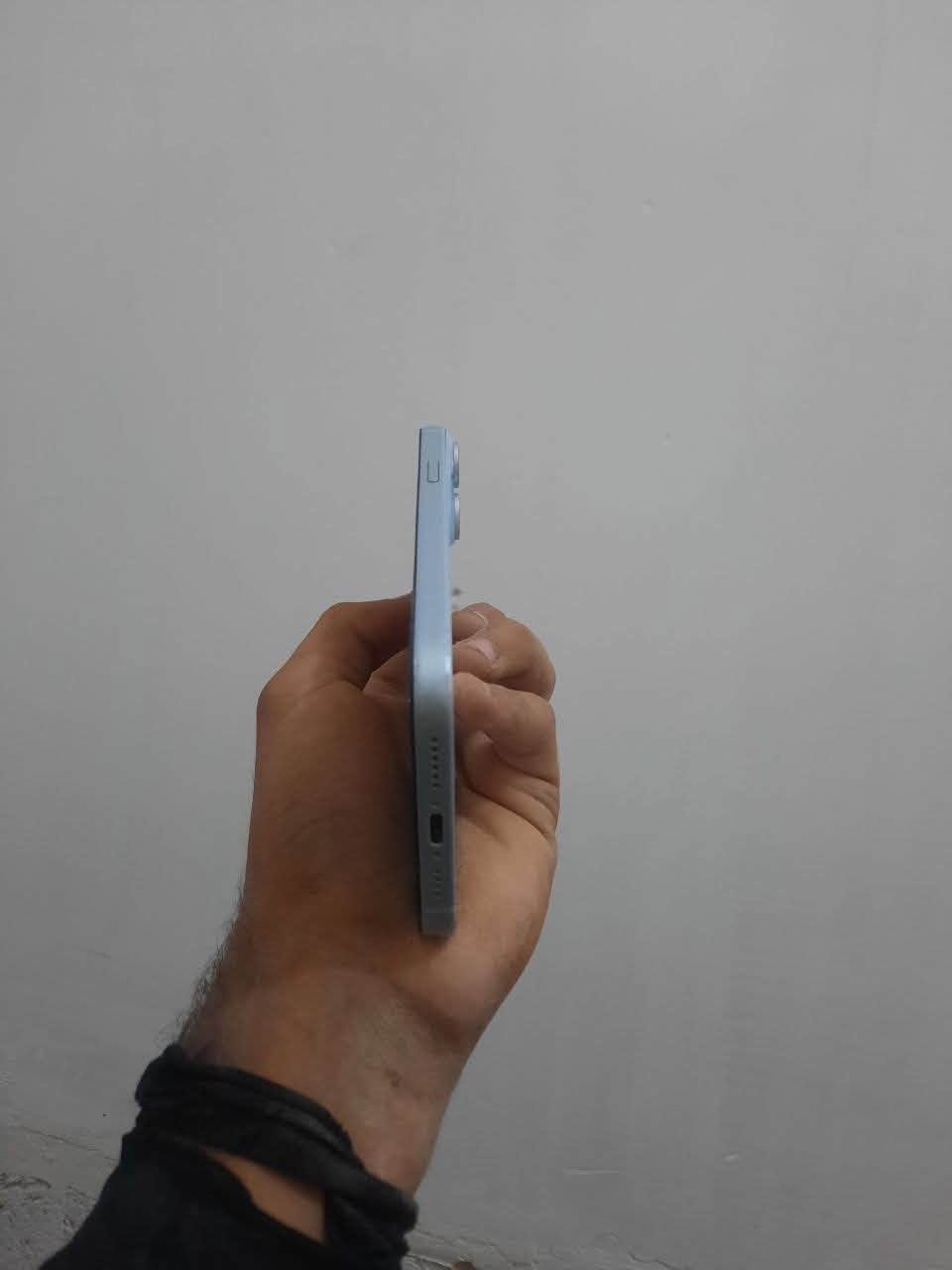 سلام عليكم 15بلاس جهاز نضيف
مستبدل بس شاشه وضهر فطر بيهه والباقي كله بلاد 
مراوس ب 13بروماكس 
سعر 525

نص مكتوب في الصور:
- 5:04حولالاسم< iPhoneإصدار iOS< 17.0اسم الطرازiPhone 15 Plusرقم الطرازMU163AA/Aالرقم التسلسليKQ9X4K6C7Qسجل تاريخ القطع والخدمة<الأغاني٩الفيديوهات٣٤الصور٧التطبيقاتالسعة١٢٨ غ.ب.متوفرة١٠٠,٩٤ غ.ب.Wi-Fiعنوان84:D3:28:6C:29:B4
- ٥:٠٤ القطع والخدمة تجمع Apple سجل تاريخ القطع والخدمة، وهذا السجل يعرض معلومات عن هذا الـ iPhone وحالته وتفاصيل إصلاحه. معرفة المزيد... سجل تاريخ الخدمة الشاشة غير معروف لقد قامت Apple بتحديث معلومات الجهاز لهذا الـ iPhone.
- 96 ٦:٠٣ حالة البطارية حالة البطارية عادية تعمل بطارية iPhone هذه على النحو المتوقع. حول البطارية والضمان... الحد الأقصى للقدرة ٨٢٪ هذا قياس لقدرة البطارية مقارنة بقدرتها عندما كانت جديدة. قد تتسبب القدرة المنخفضة بتقليل ساعات الاستخدام بين عملية الشحن والأخرى. عدد الدورات ١١٤٠ هذا هو عدد مرات استهلاك iPhone لقدرة البطارية. معرفة المزيد... تاريخ التصنيع آب ٢٠٢٣ أول استخدام كانون الأول ٢٠٢٣